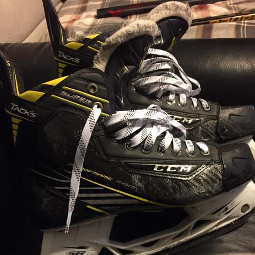 CCM Super Tacks Size 9D