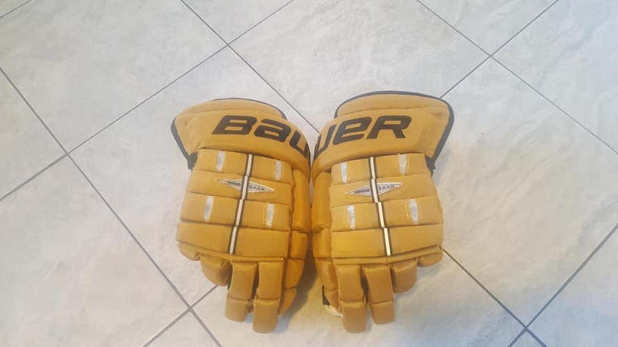 New super rare Bauer Montreal Canadiens throwbacks, 13"