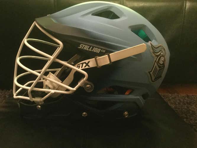 STX Stallion 650 Helmet navy to Carolina includes air pump
