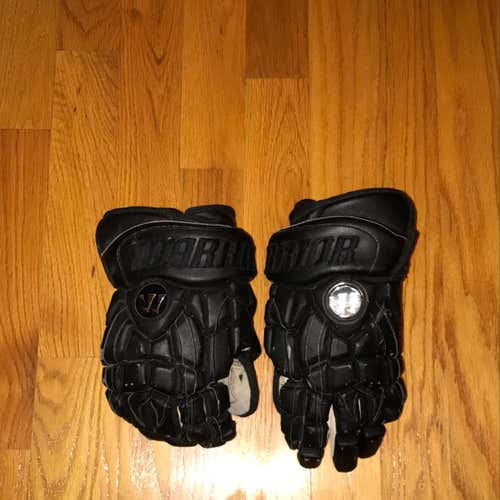 Warrior Kingpin Blacked Out Gloves Size 14’