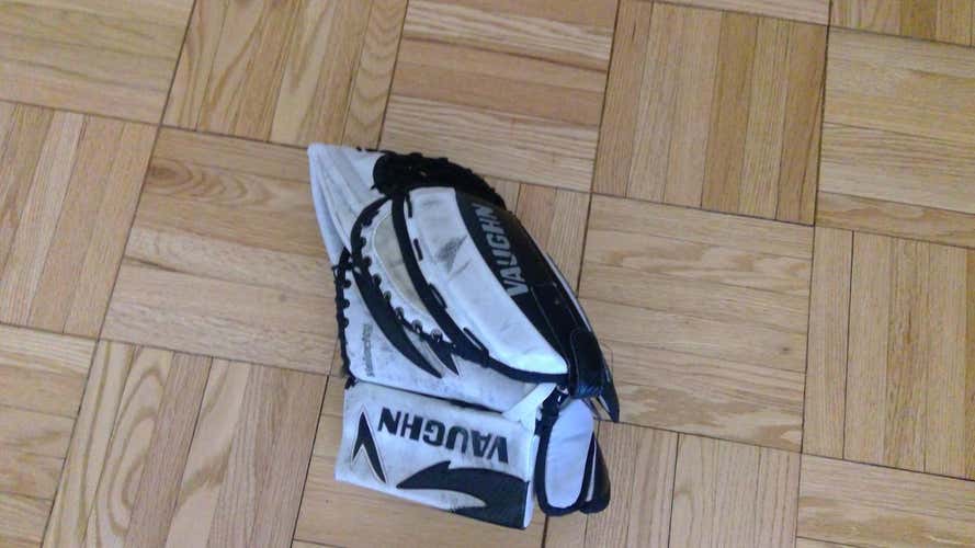 Vaughn Goalie Glove & Blocker Regular Intermediate