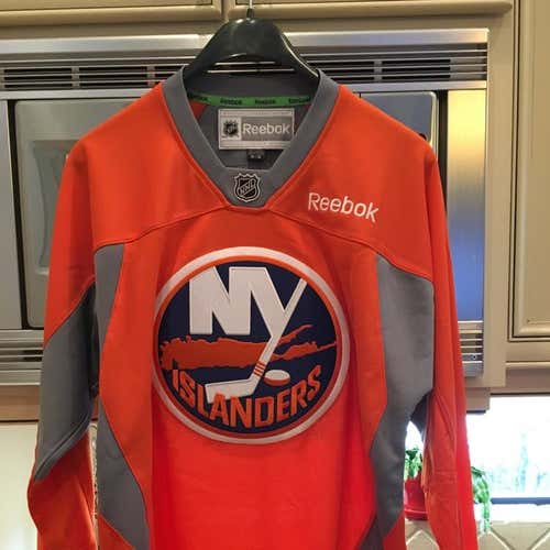 NY Islanders Reebok Practice Jersey Medium