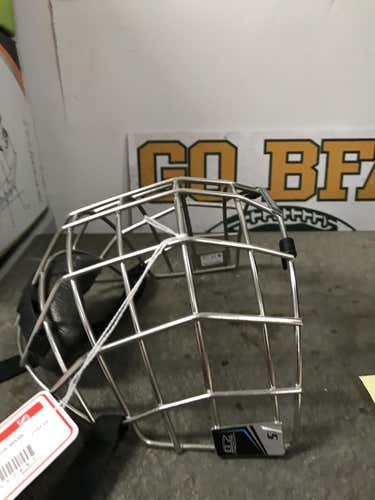 New Warrior Krown Facemask Cage Senior