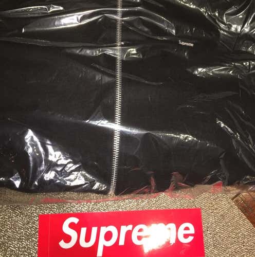 SUPREME SMALL BOX ZIP UP HOODIE