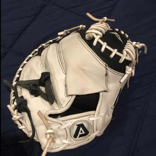 Catchers Glove Akadema