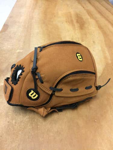 New Wilson A425 11" Youth Baseball Glove