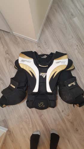 Vaughn Epic 8000 goalie chest protector
