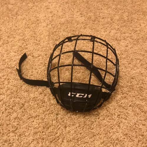 Used CCM Medium Oreo Cage
