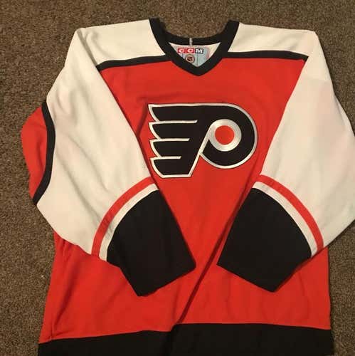 Flyers Jersey And Old Skool Vans