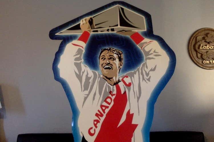 Wayne Gretzky Lifesize Team Canada