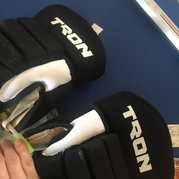 New Size 10 Hockey Gloves