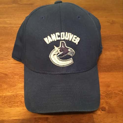 Reebok Vancouver Canucks Flexfit Hat L/XL