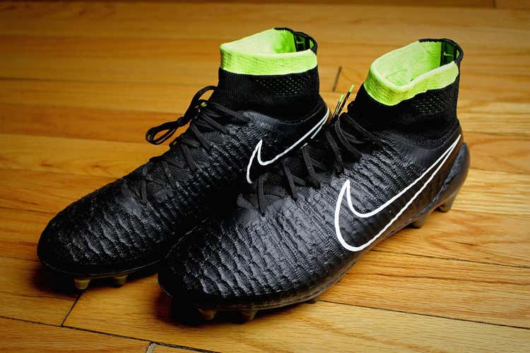 Nike Magista Obra Academy Pack