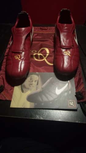 Nike Tiempo legend Ronaldinho