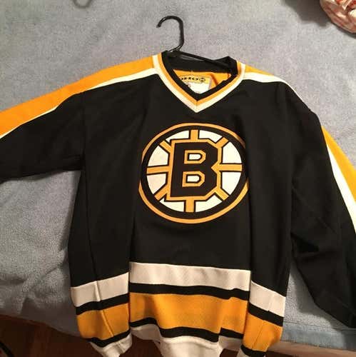 MAKE AN OFFER!! Boston Bruins Jersey