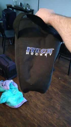 Goalie mask bag