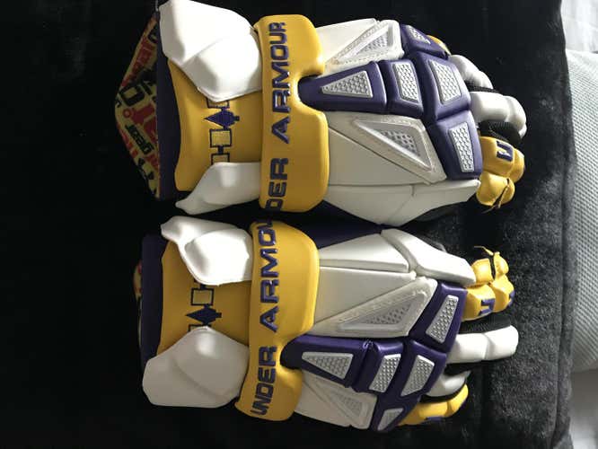 Team Iroquois brand new under armour gloves