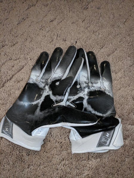 New Nike vapor football gloves size medium
