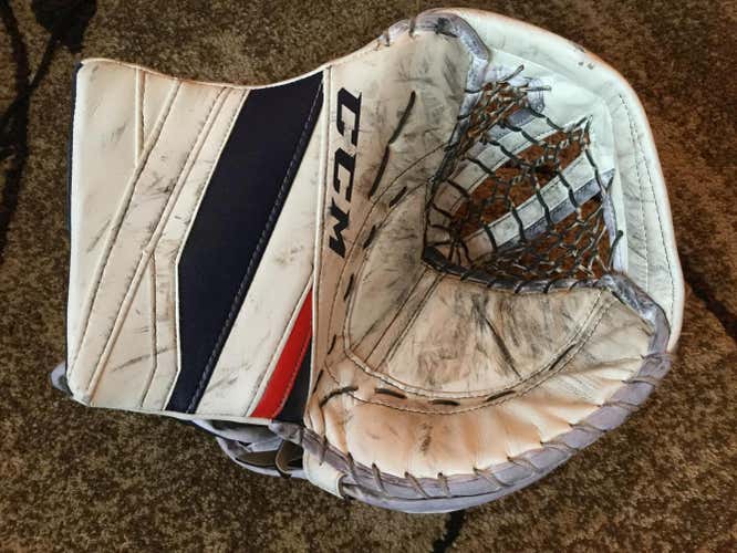 Canadian Made CCM Eflex 3 Pro Goalie Glove - 600 break