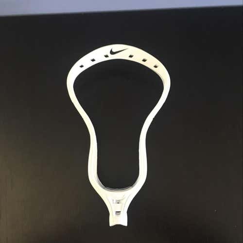 NIKE LAKOTA U