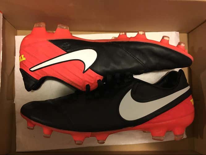 Nike Tiempo Legacy 6 “Dark Lightning Pack”