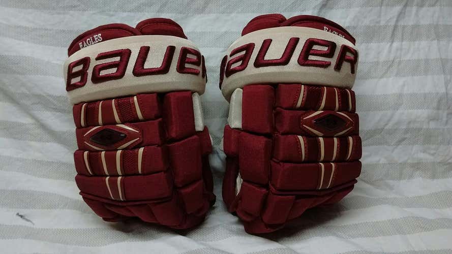 BAUER NEXUS 1000 PRO STOCK GLOVES ( BOSTON COLLEGE )