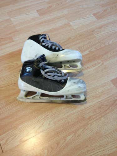 CCM Tacks 852 Goalie Skates Senior Size 9.5