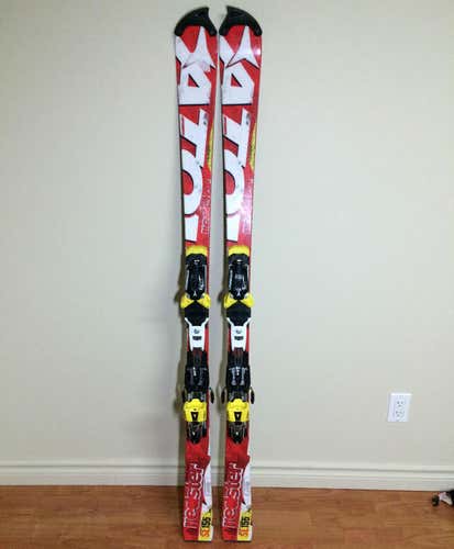 Atomic Skis slalom fis 155cm with bindings