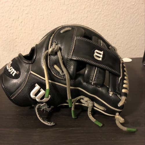 Black Wilson A2000 11.5 (Great Condition)