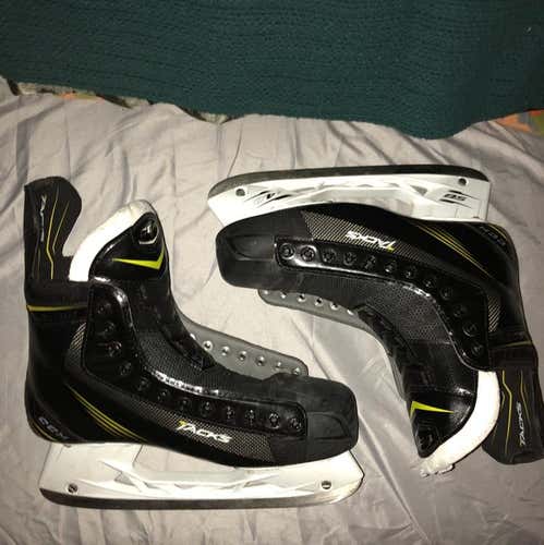 CCM SuperTacks 6052 Size 10 EE