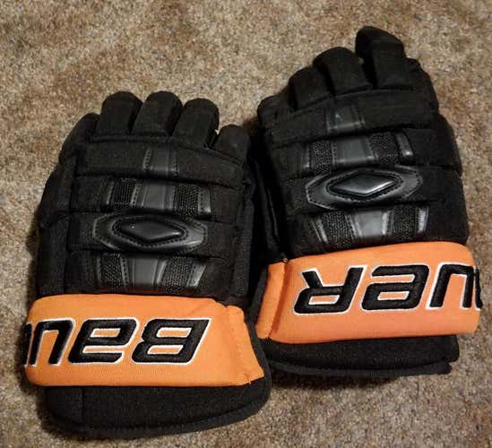 Bauer nexus 1000 Nate Thompson signed game used gloves