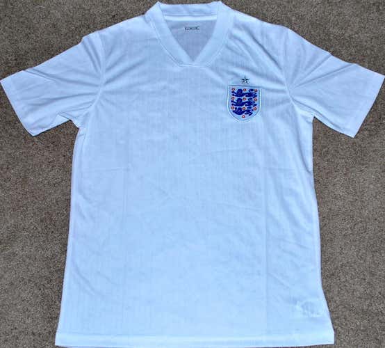 ENGLAND UK MEN'S SOCCER JERSEY FIFA WORLD CUP SMALL **READ AD!