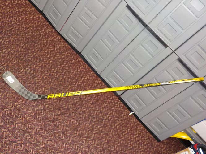 New Bauer Stick Righty Mid 86 - 90 Senior