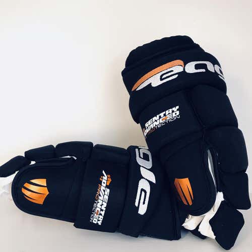 Pro Eagle Sentry Player Gloves  Size: 14"