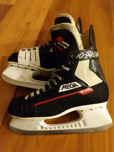 Micron Mega 10-90 Skates Size 8.5