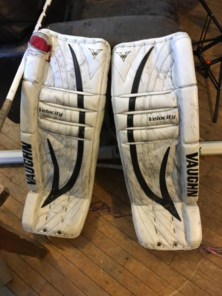 Vaughn V5 Goalie Leg Pads
