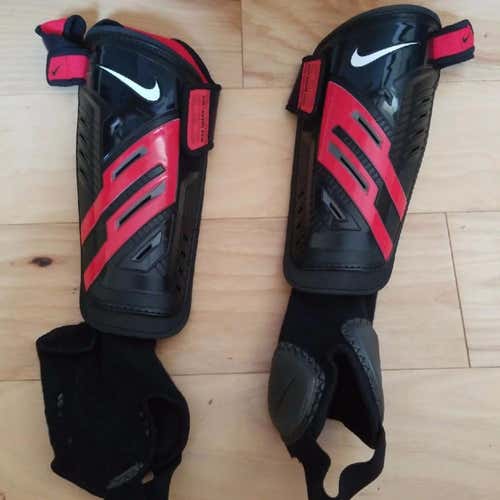 Nike Protegga Shin Guards - Large