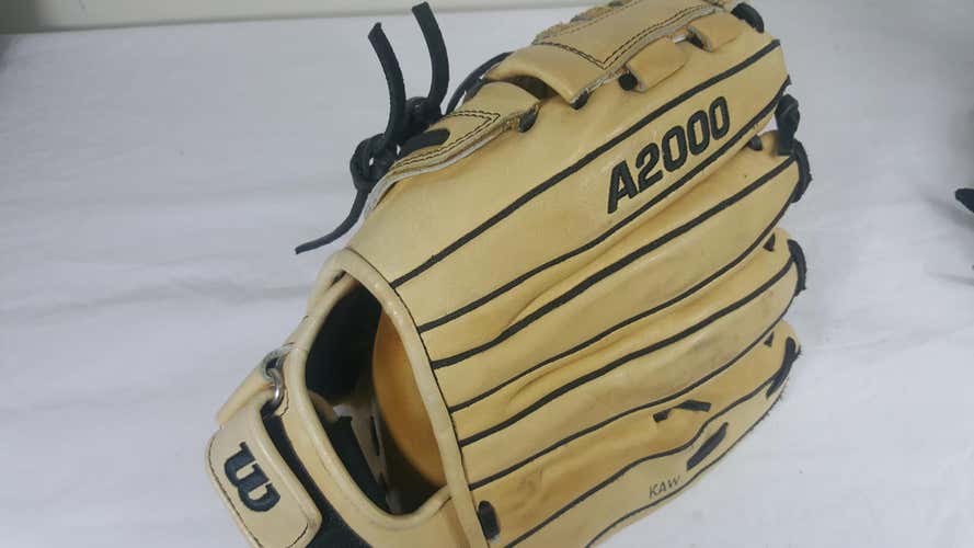 Wilson A2002F Baseball  Glove