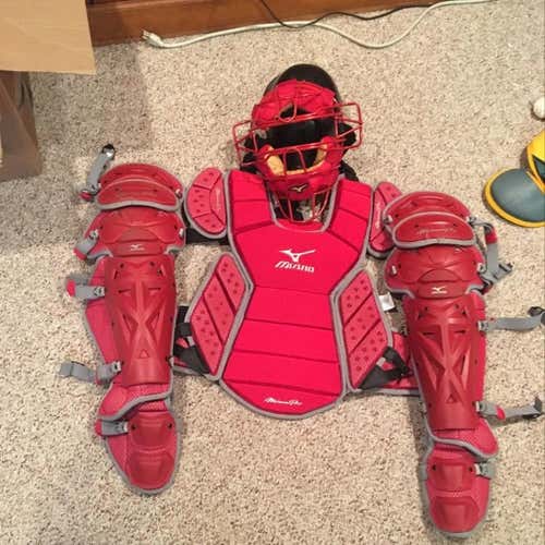 Mizuno Pro Limited Adult Catchers Gear