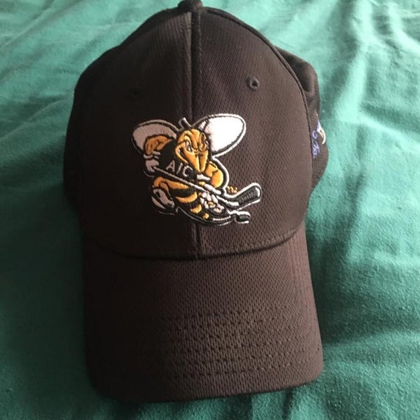 S/M Black Hockey Baseball Cap AIC College + Puck