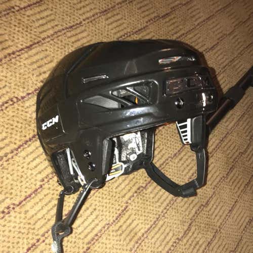 CCM Fitlite 3DS Medium Helmet