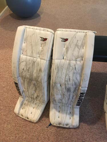 Vaughn V7 XR Pro Goalie Leg Pads