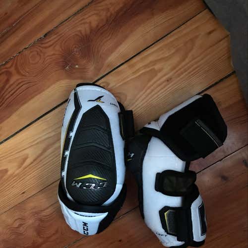 CCM 4052 Elbow Pads Size Large New