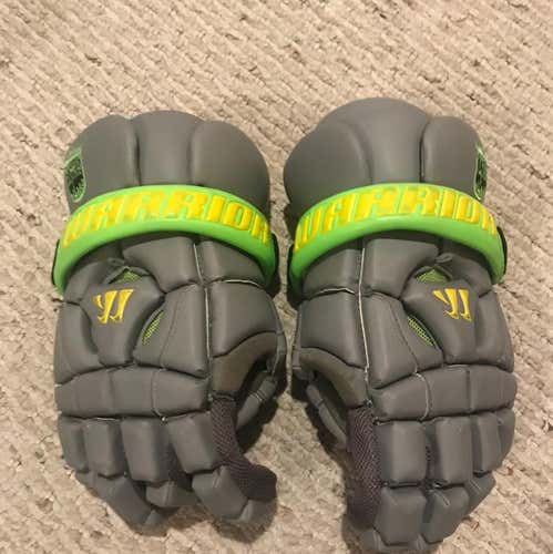 True Lacrosse Warrior Riot II Gloves