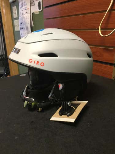 New Giro Zone MIPS Helmet