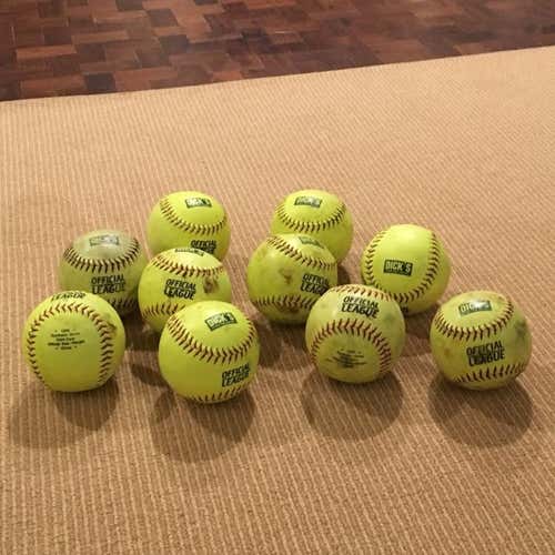 10 softballs great condition plus 3 extra
