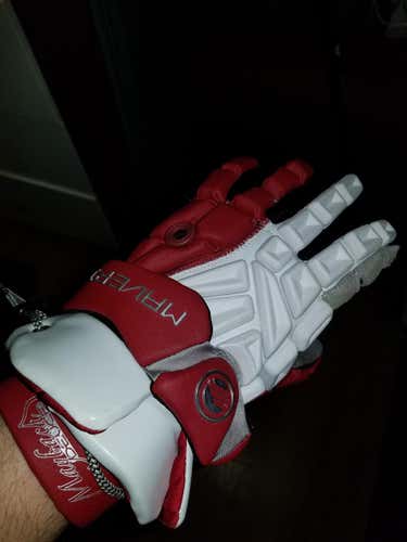 Maverik maybach deuce gloves, like new