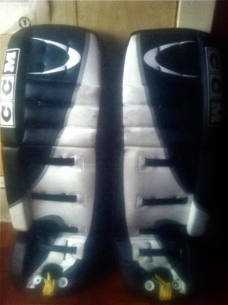 CCM SR-10 Leg Pads (32+1)