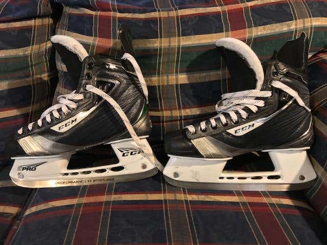 CCM U+ CRAZY LIGHT Skates Senior Size 9