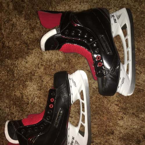 New 2017 Bauer Vapor X600 Skates size 7.5 D